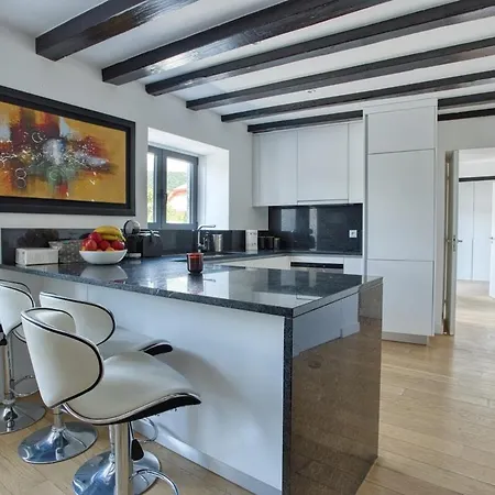Holiday home Hebergeneve Authentique *